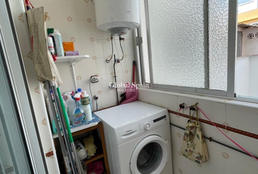 Resale - APARTMENT -
TORREVIEJA - Las Piscinas Naturales