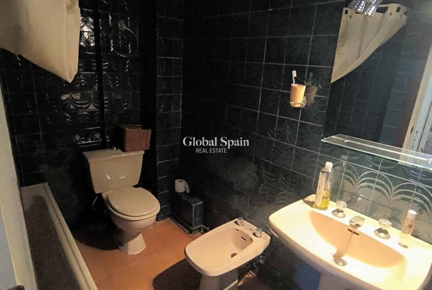 Resale - APARTMENT -
TORREVIEJA - Las Piscinas Naturales