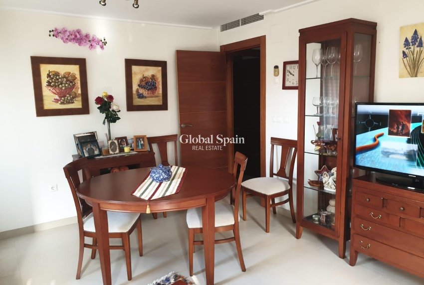 Resale - APARTMENT -
TORREVIEJA - Las Piscinas Naturales