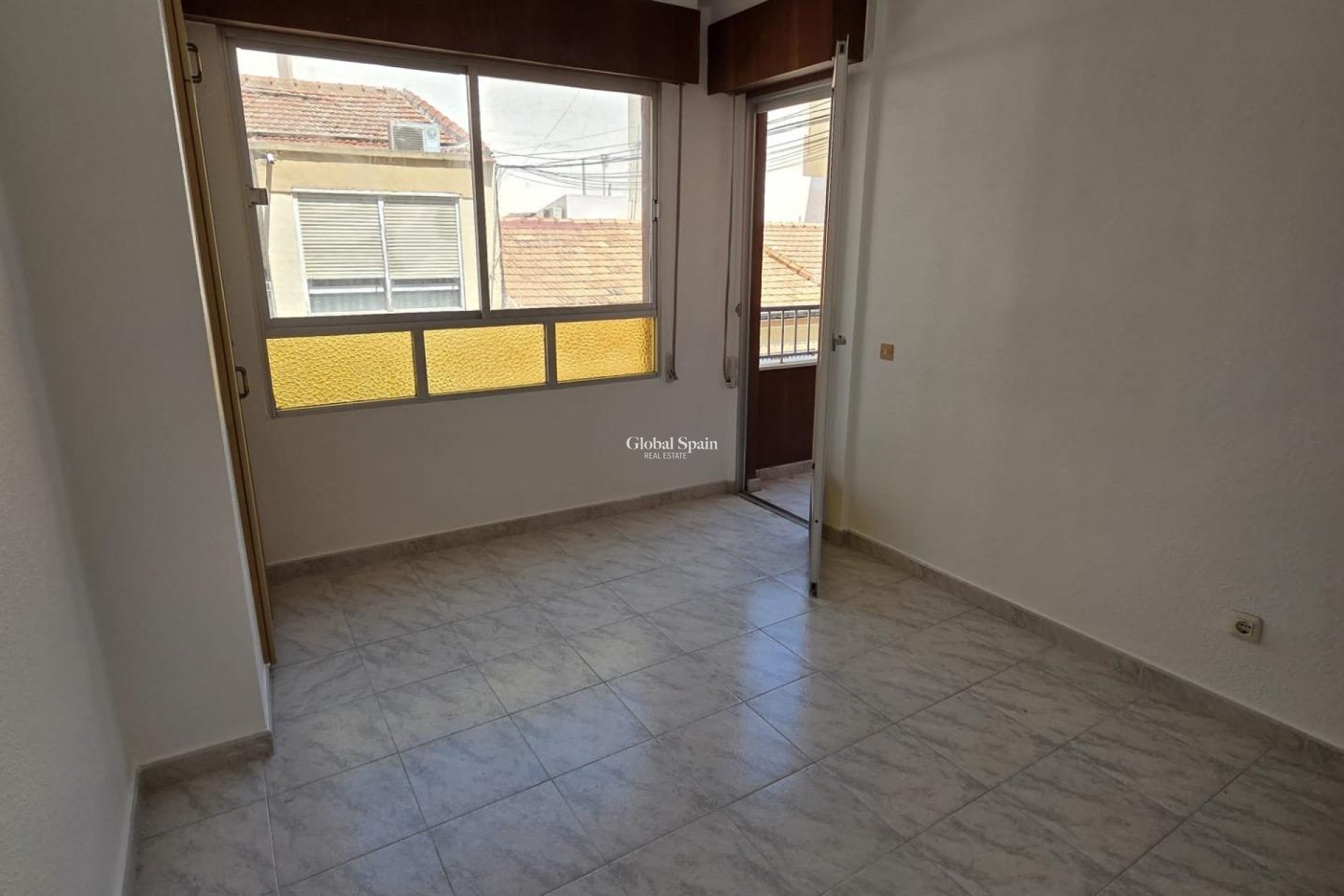 Resale - APARTMENT -
TORREVIEJA - Las Piscinas Naturales