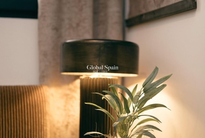 Resale - APARTMENT -
TORREVIEJA - Las Piscinas Naturales
