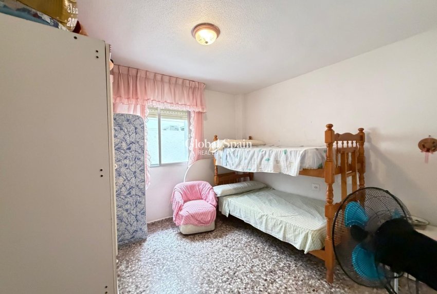 Resale - APARTMENT -
TORREVIEJA - Las Piscinas Naturales