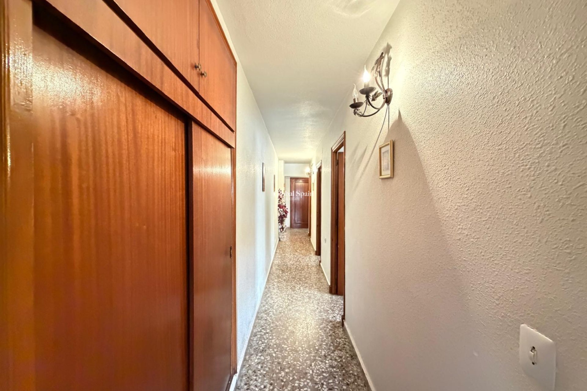 Resale - APARTMENT -
TORREVIEJA - Las Piscinas Naturales
