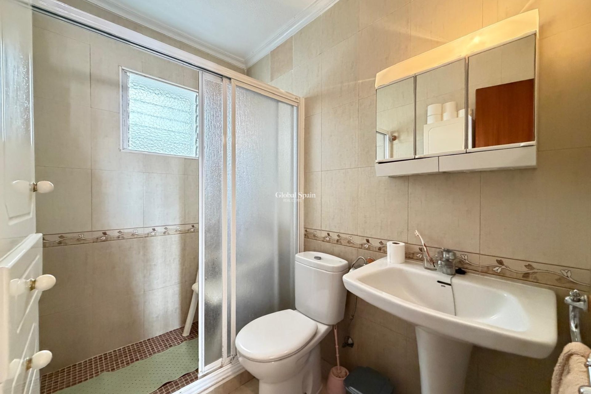 Resale - APARTMENT -
TORREVIEJA - Las Piscinas Naturales