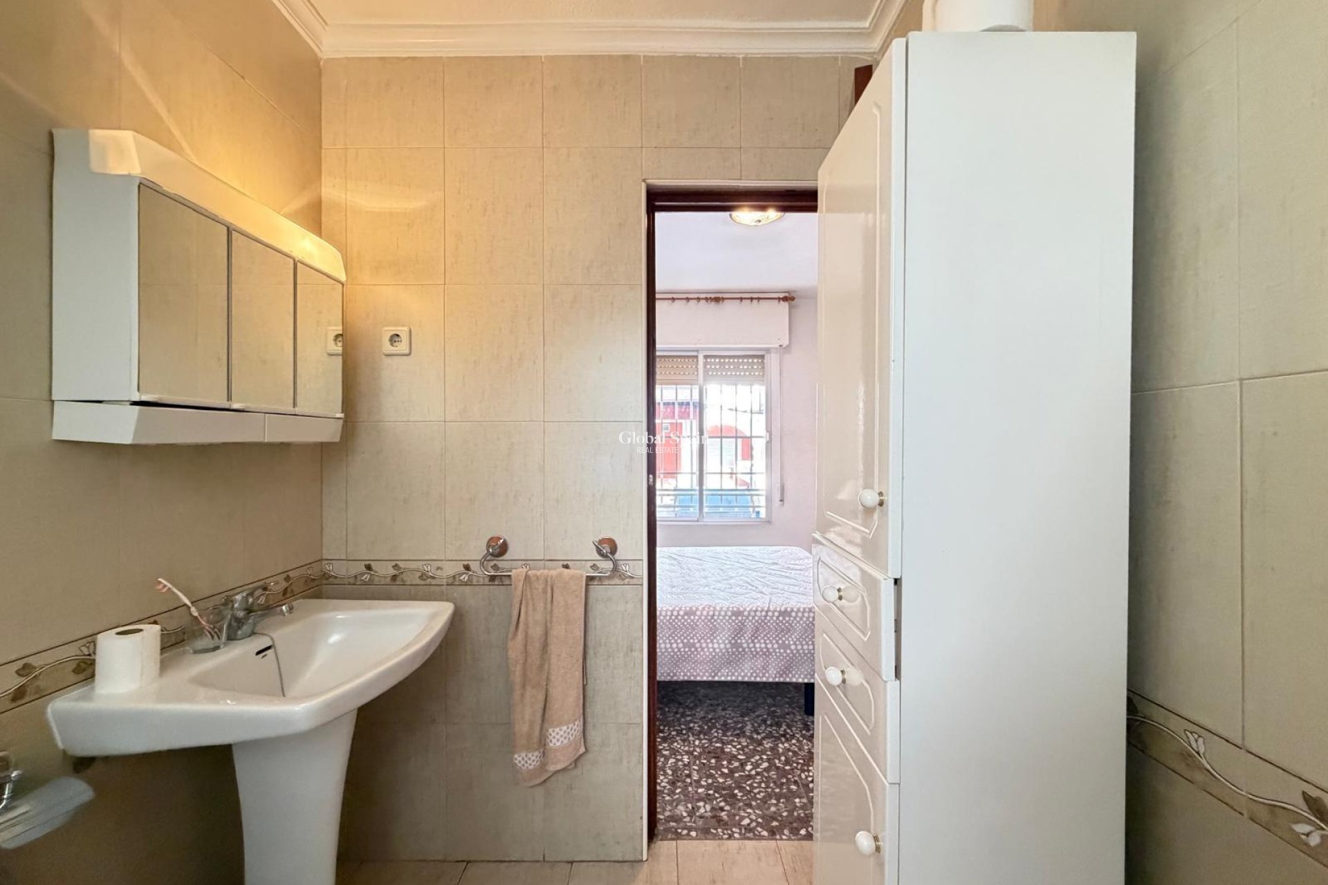 Resale - APARTMENT -
TORREVIEJA - Las Piscinas Naturales