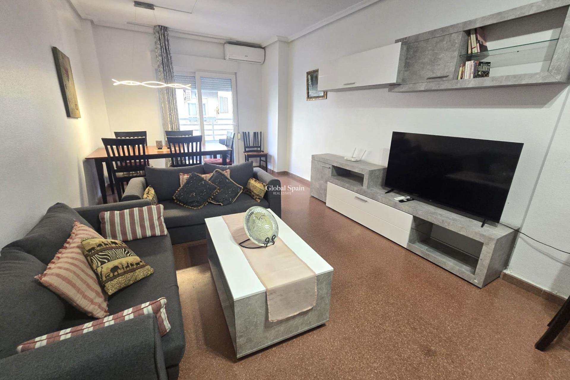 Resale - APARTMENT -
TORREVIEJA - Las Piscinas Naturales