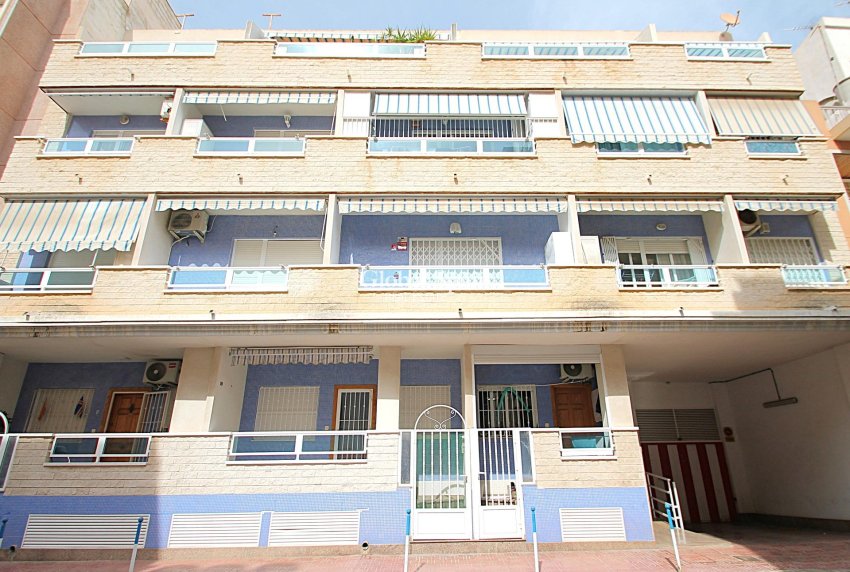 Resale - APARTMENT -
TORREVIEJA - Las Piscinas Naturales