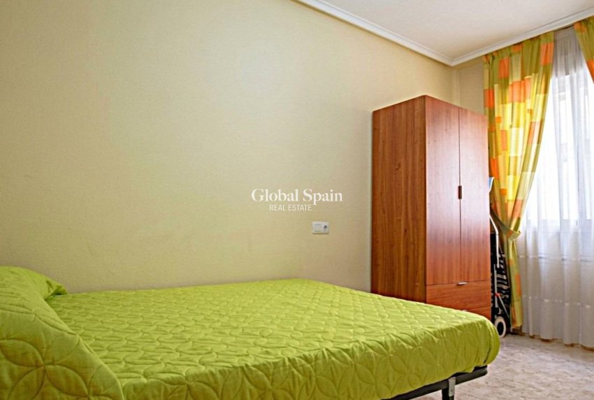 Resale - APARTMENT -
TORREVIEJA - Las Piscinas Naturales