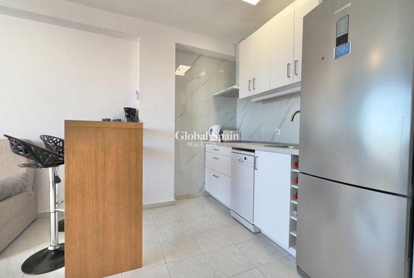 Resale - APARTMENT -
TORREVIEJA - Los Europeos