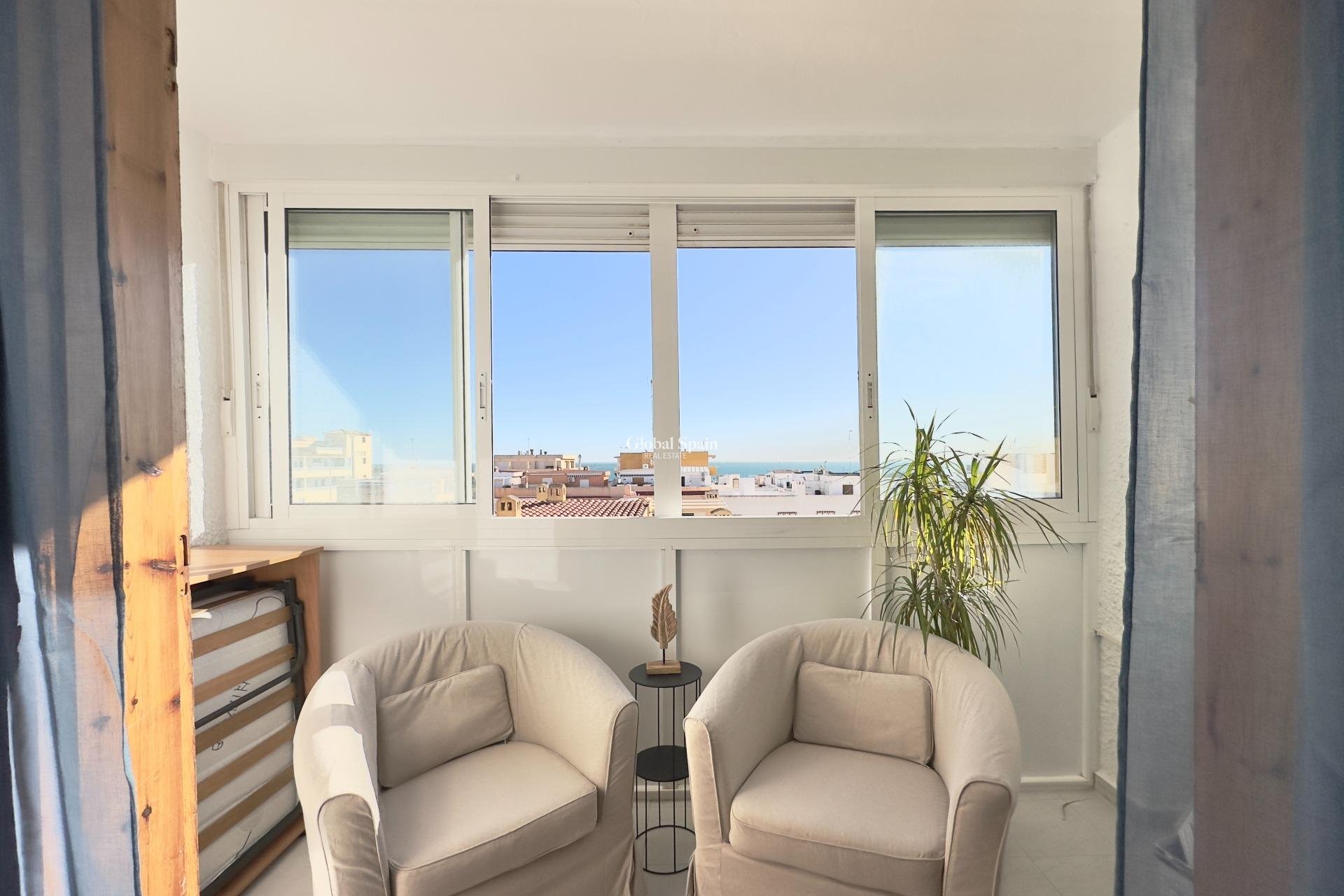 Resale - APARTMENT -
TORREVIEJA - Los Europeos