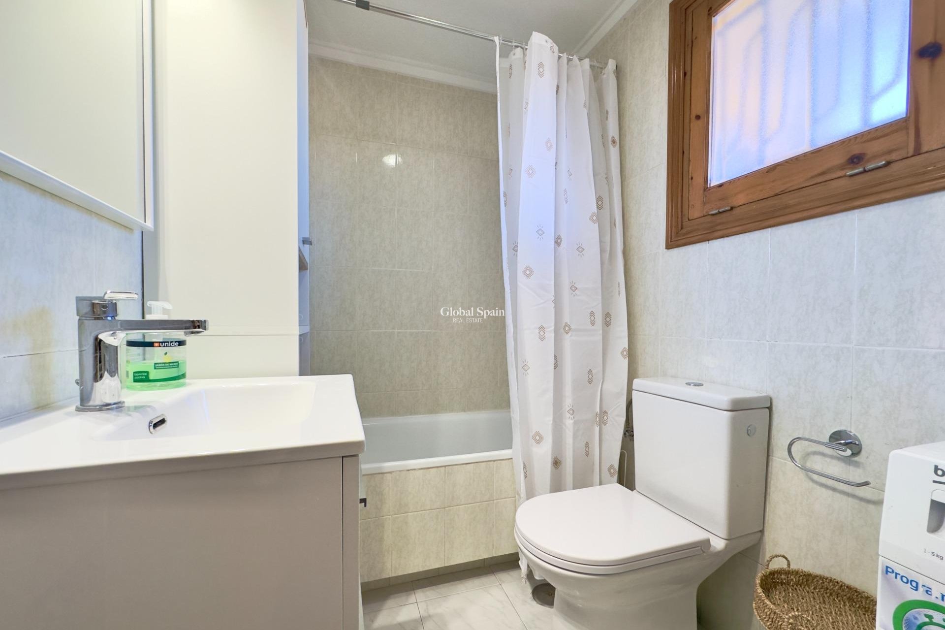 Resale - APARTMENT -
TORREVIEJA - Los Europeos