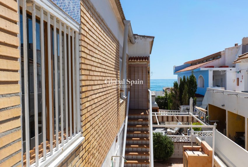 Resale - APARTMENT -
TORREVIEJA - Los Europeos