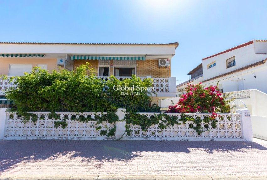 Resale - APARTMENT -
TORREVIEJA - Los Europeos
