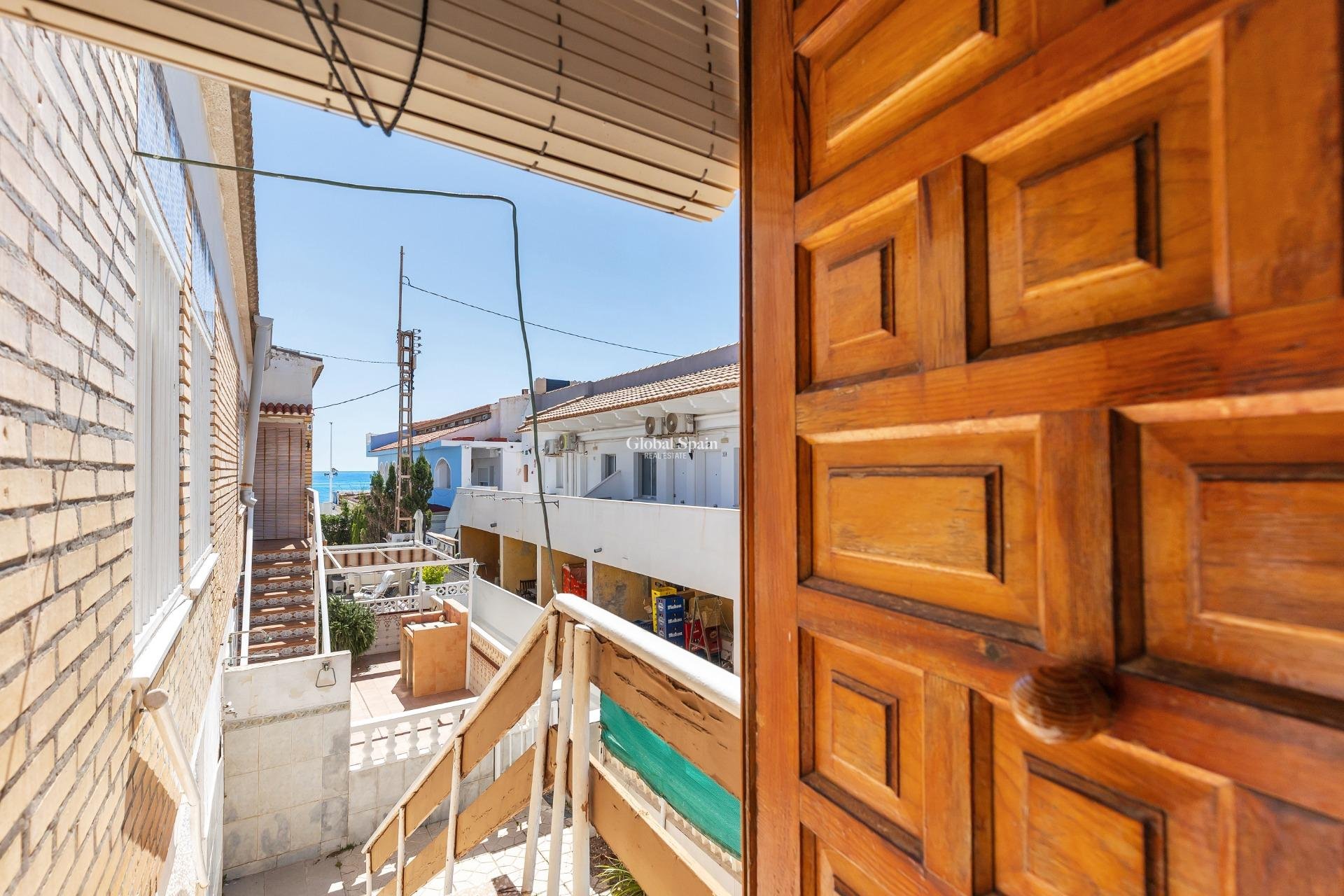 Resale - APARTMENT -
TORREVIEJA - Los Europeos