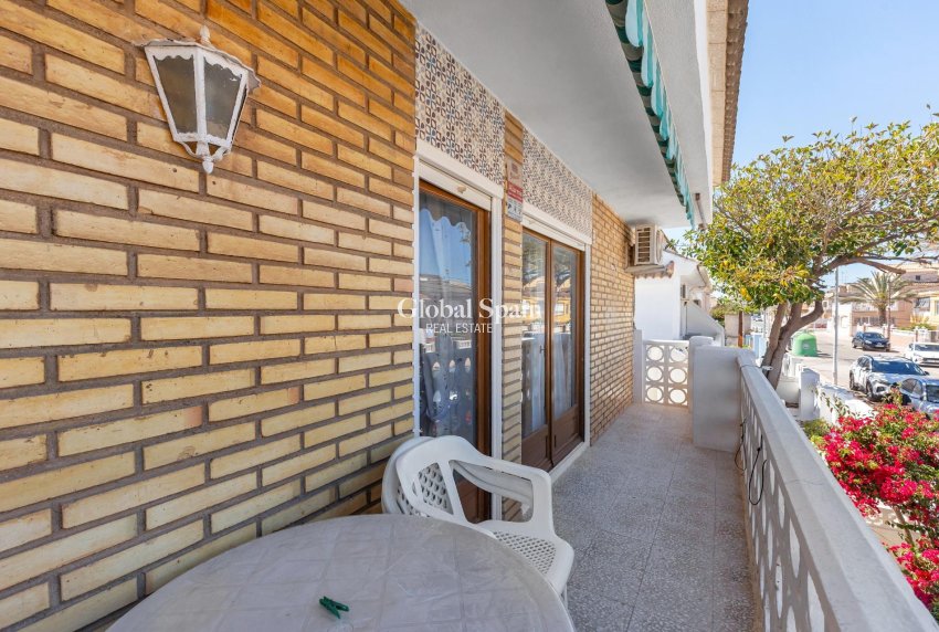 Resale - APARTMENT -
TORREVIEJA - Los Europeos