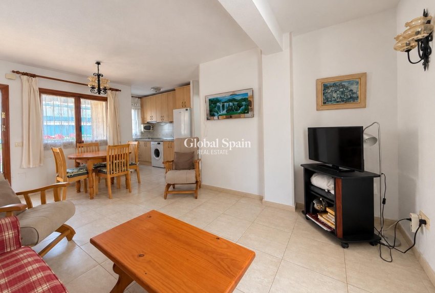 Resale - APARTMENT -
TORREVIEJA - Los Europeos