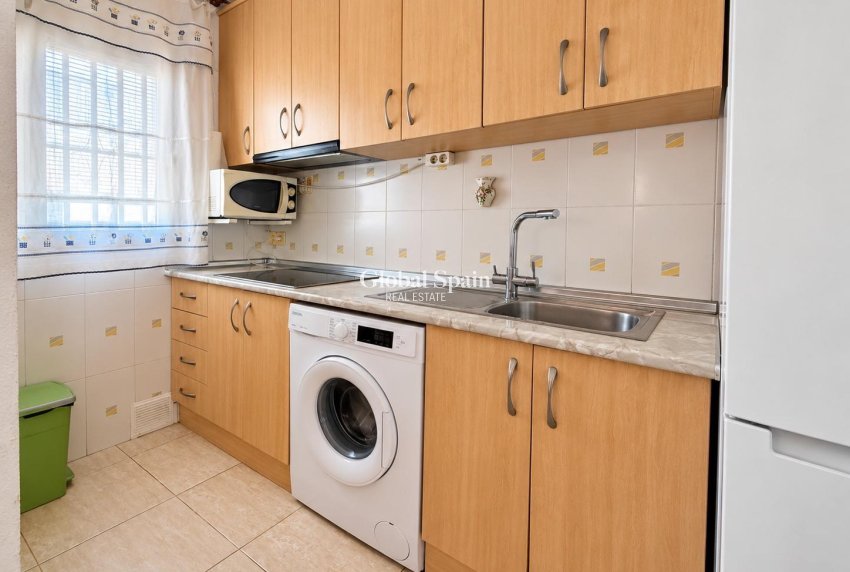 Resale - APARTMENT -
TORREVIEJA - Los Europeos