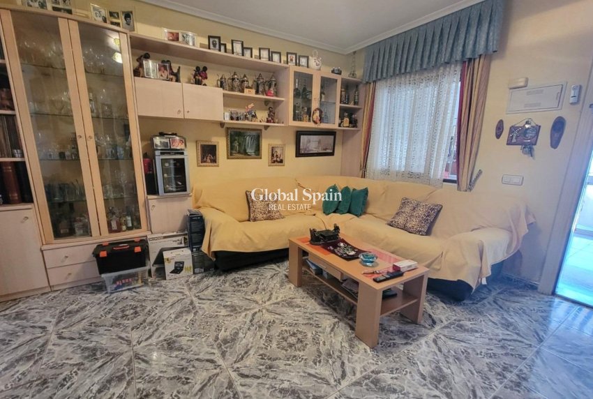 Resale - APARTMENT -
TORREVIEJA - Los Frutales