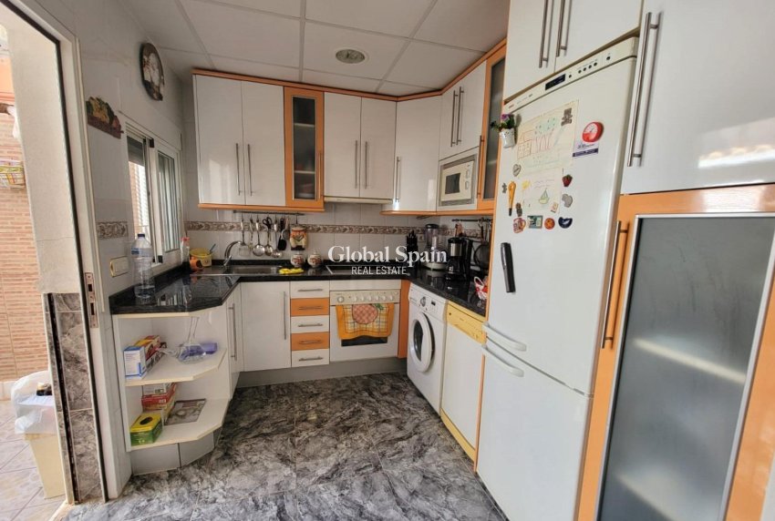 Resale - APARTMENT -
TORREVIEJA - Los Frutales