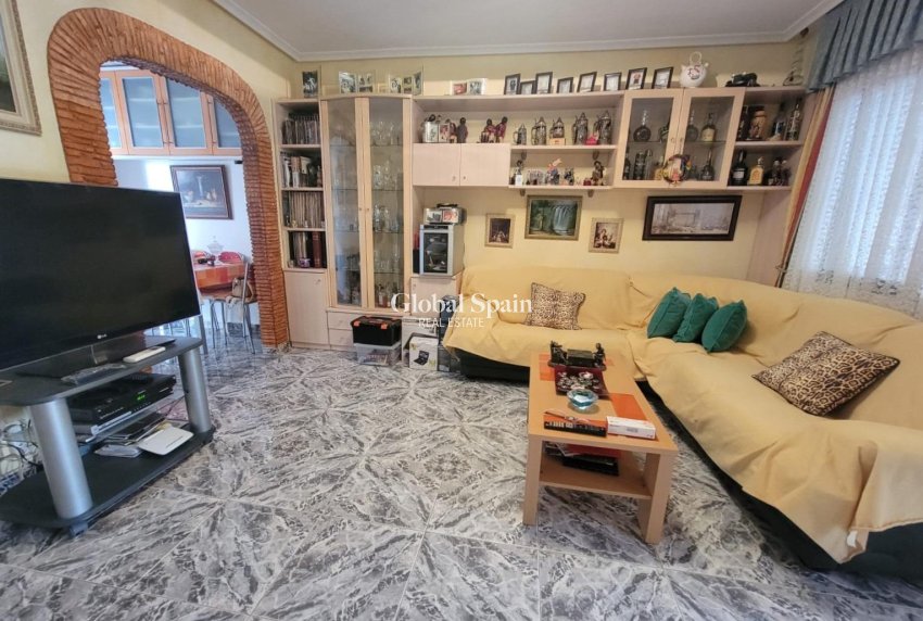 Resale - APARTMENT -
TORREVIEJA - Los Frutales