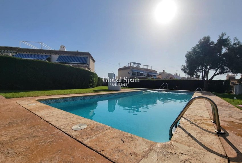 Resale - APARTMENT -
TORREVIEJA - Los Frutales