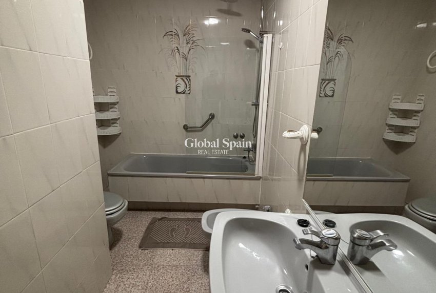 Resale - APARTMENT -
TORREVIEJA - Los Frutales