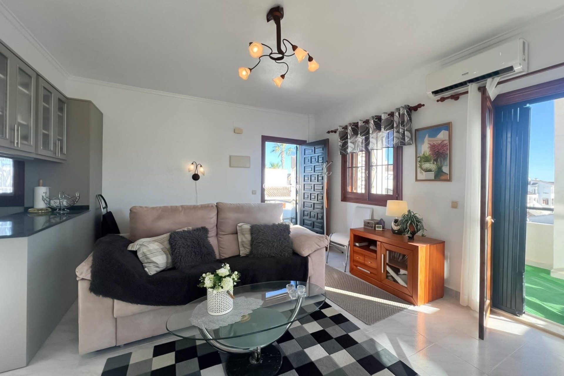 Resale - APARTMENT -
TORREVIEJA - Los Frutales