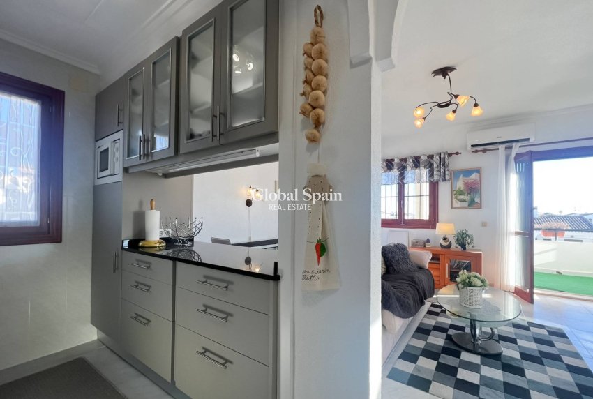 Resale - APARTMENT -
TORREVIEJA - Los Frutales