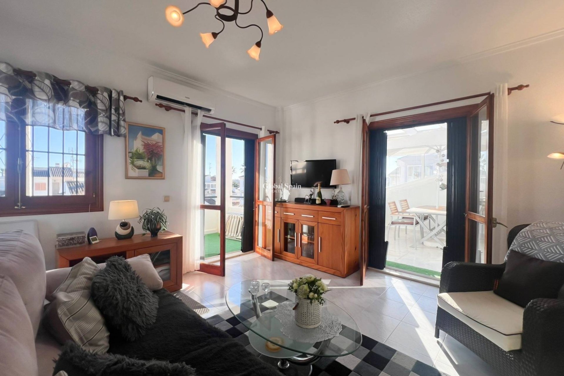 Resale - APARTMENT -
TORREVIEJA - Los Frutales