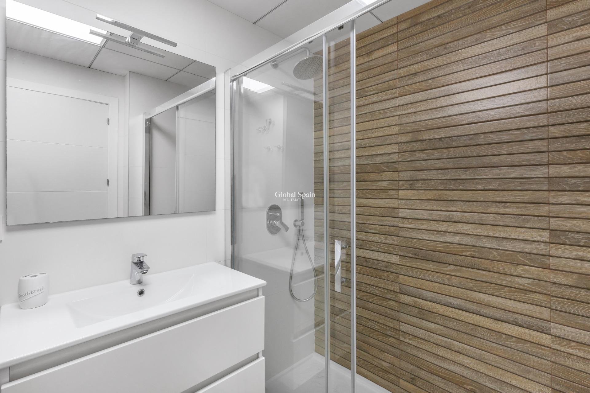 Resale - APARTMENT -
TORREVIEJA - Los Frutales