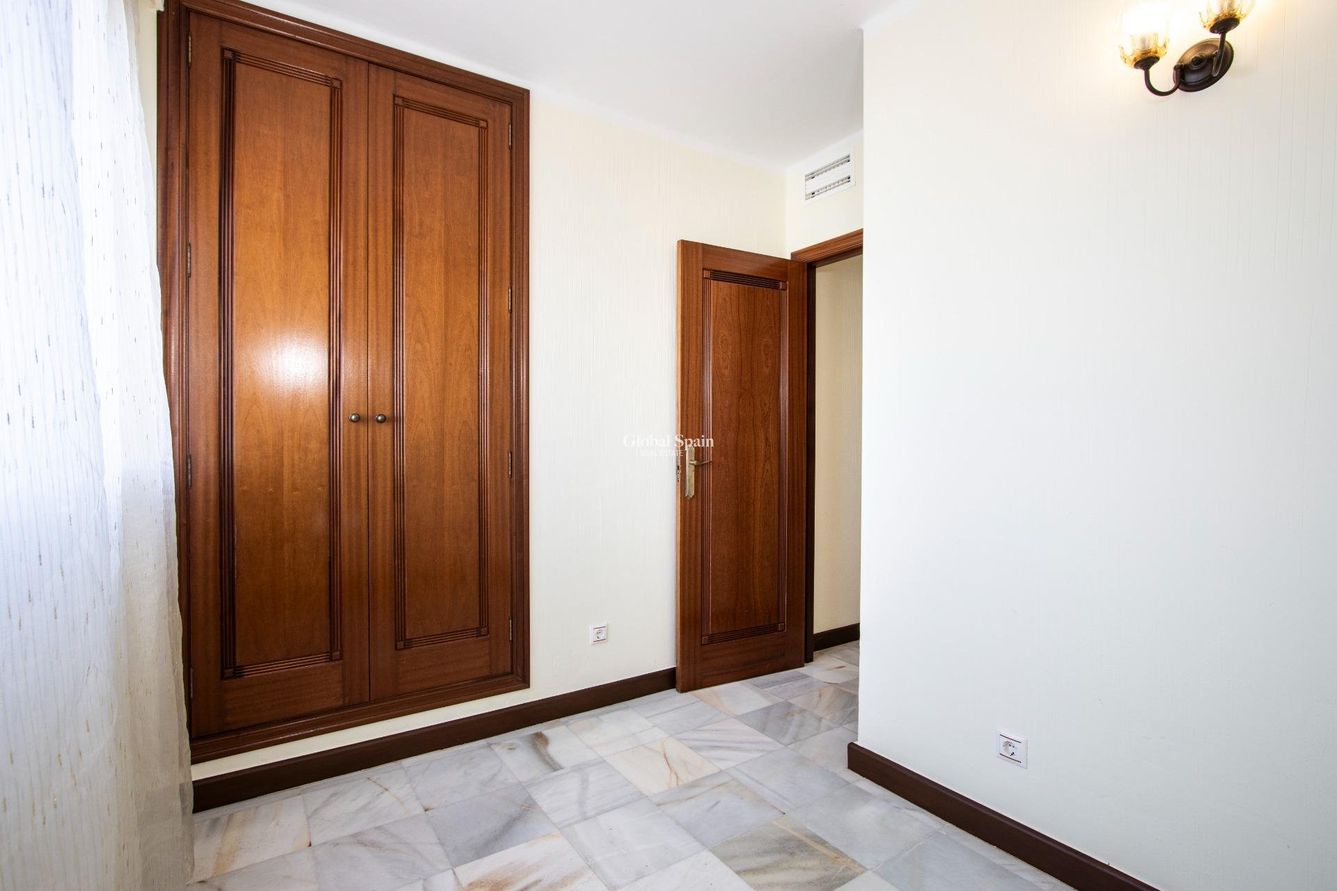 Resale - APARTMENT -
TORREVIEJA - Los Frutales