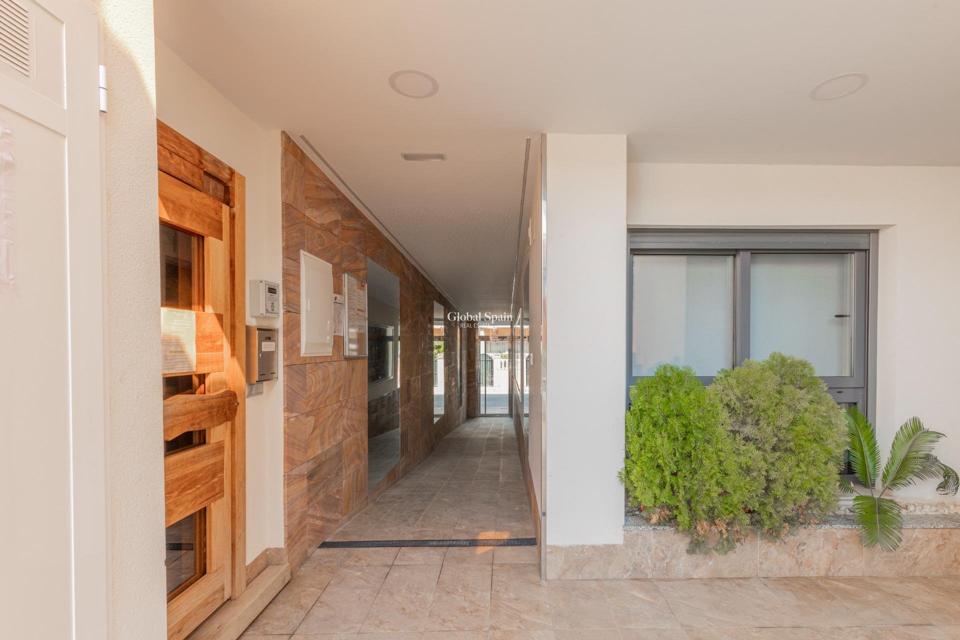 Resale - APARTMENT -
TORREVIEJA - Los Frutales