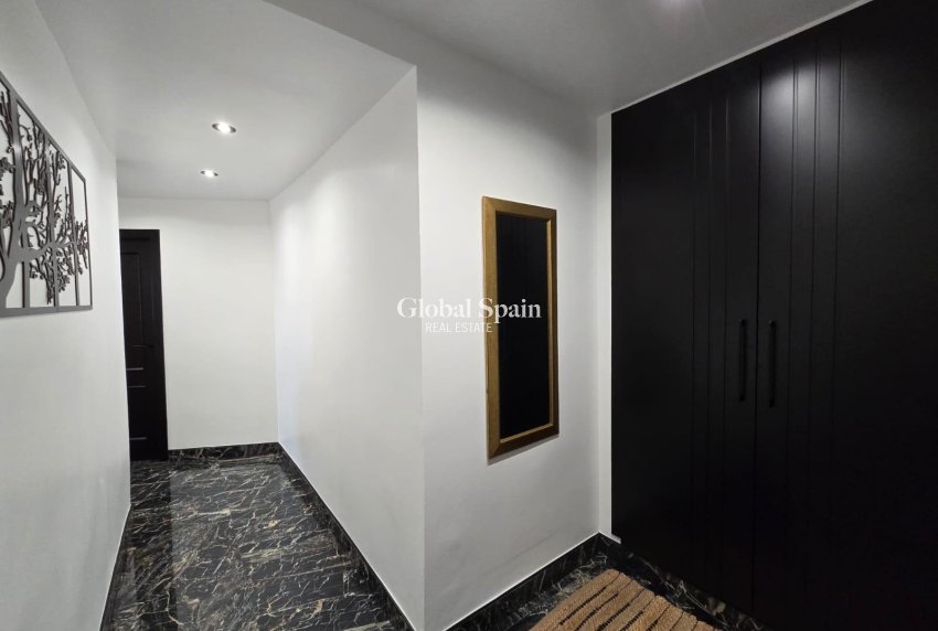 Resale - APARTMENT -
TORREVIEJA - Los Frutales