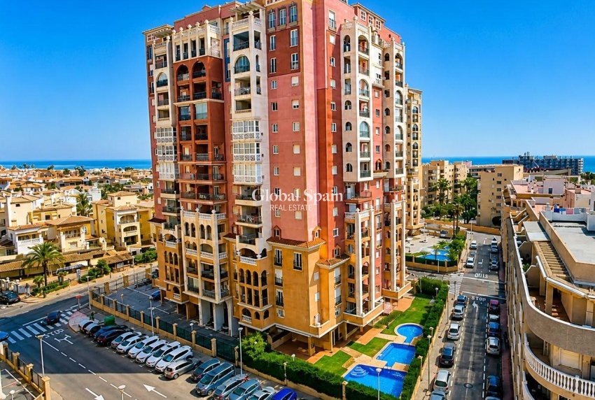 Resale - APARTMENT -
TORREVIEJA - Los Frutales
