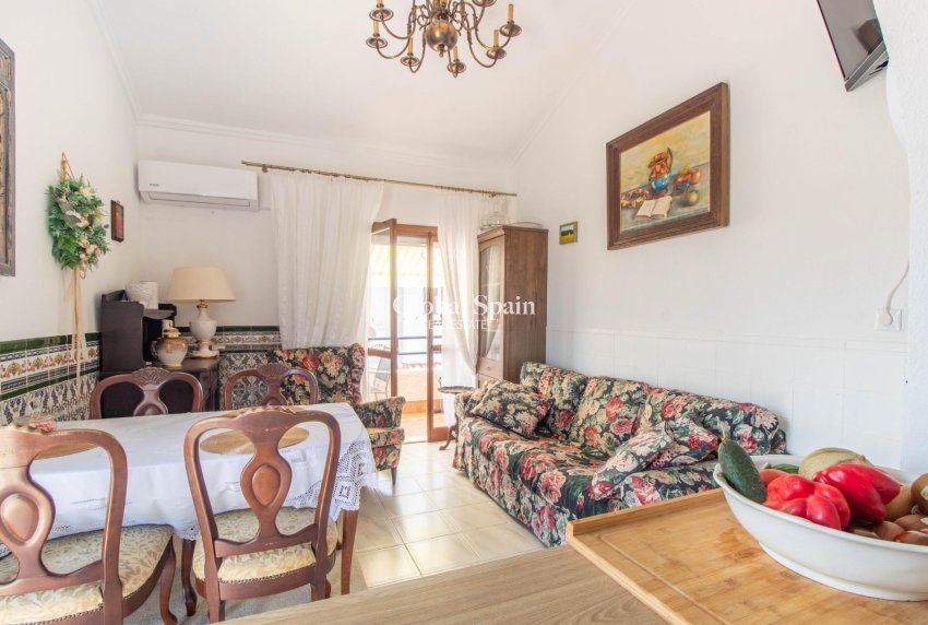 Resale - APARTMENT -
TORREVIEJA - Los Frutales