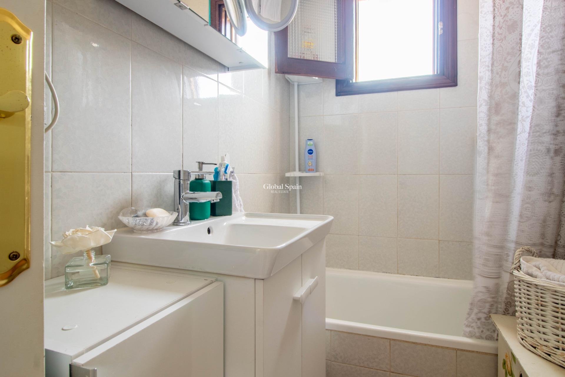 Resale - APARTMENT -
TORREVIEJA - Los Frutales