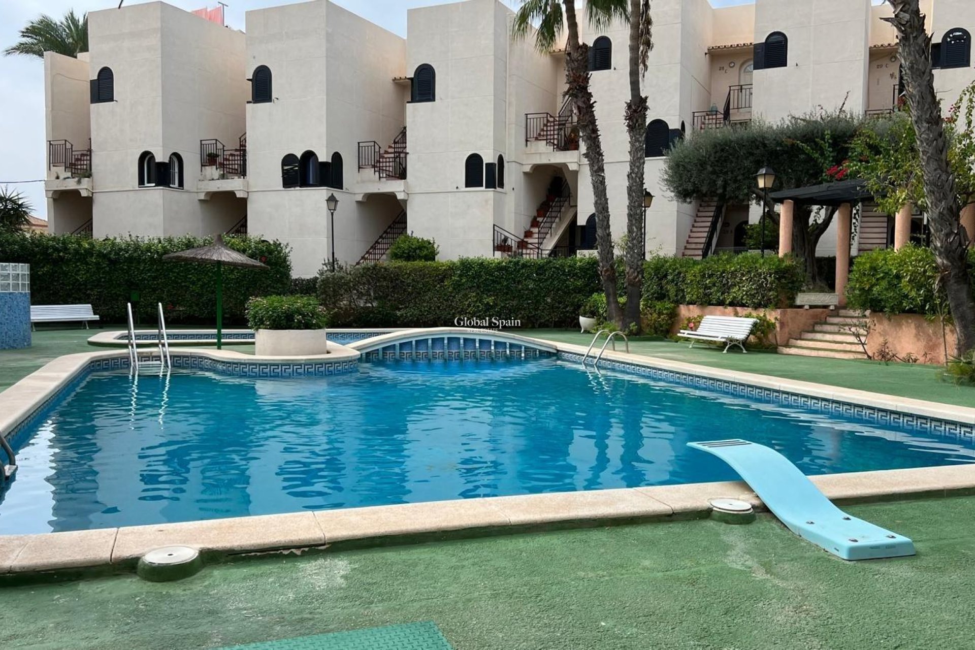 Resale - APARTMENT -
TORREVIEJA - Miramar - Torre Del Moro