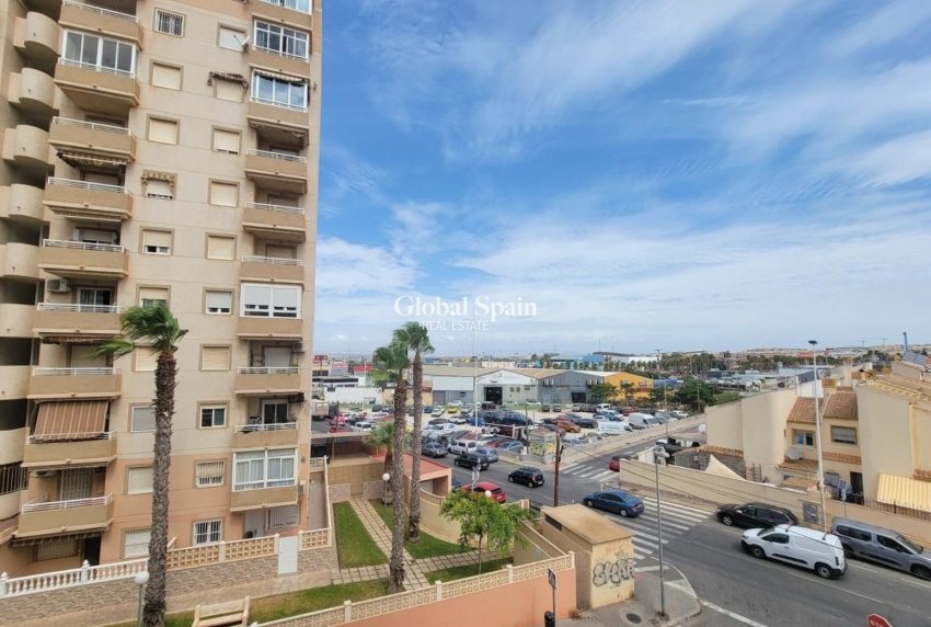 Resale - APARTMENT -
TORREVIEJA - Nueva Torrevieja