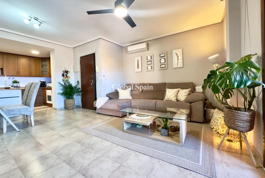 Resale - APARTMENT -
TORREVIEJA - Nueva Torrevieja