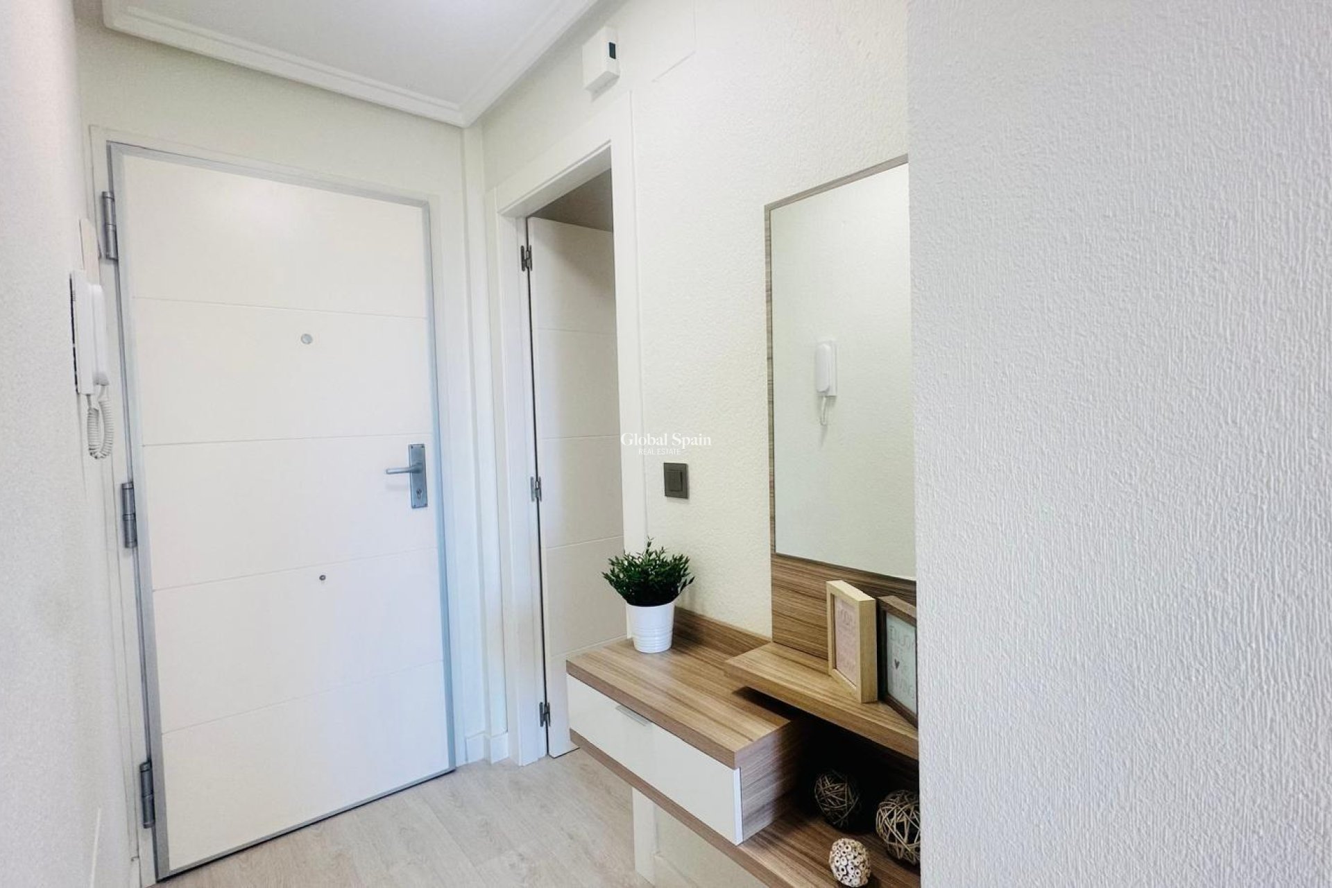 Resale - APARTMENT -
TORREVIEJA - Nueva Torrevieja