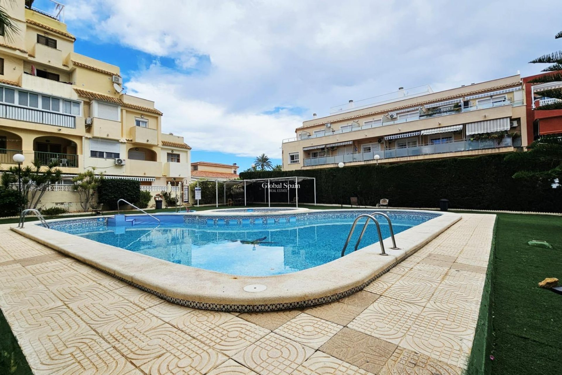 Resale - APARTMENT -
TORREVIEJA - Nueva Torrevieja
