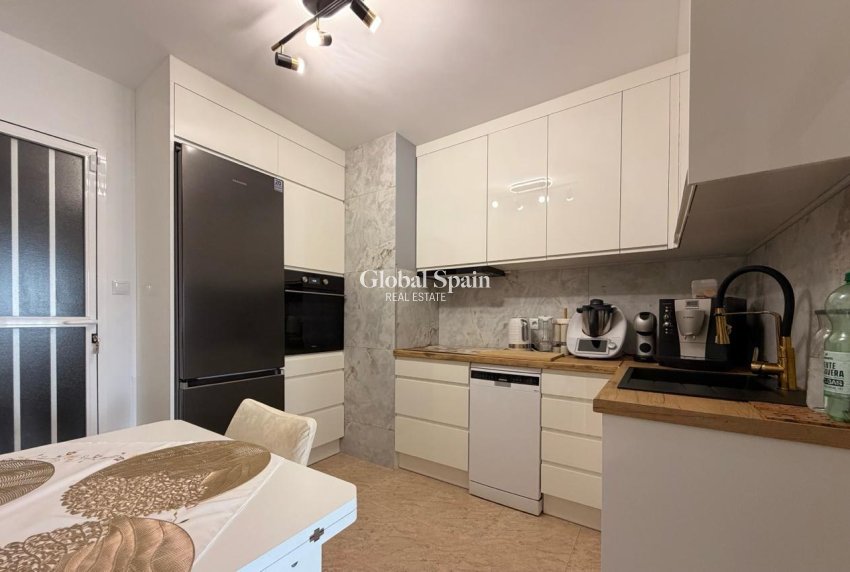 Resale - APARTMENT -
TORREVIEJA - Nueva Torrevieja