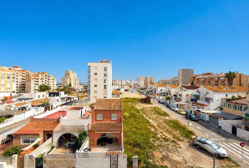 Resale - APARTMENT -
TORREVIEJA - Nueva Torrevieja