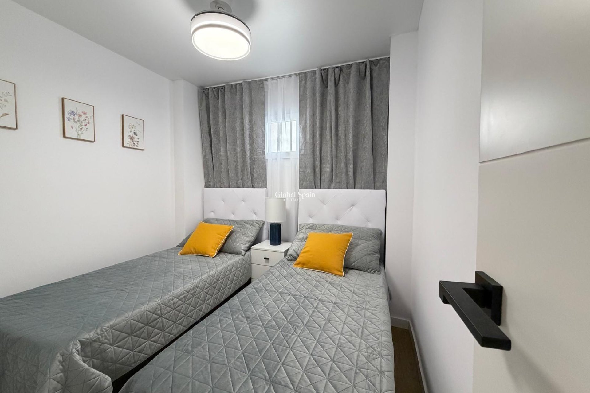 Resale - APARTMENT -
TORREVIEJA - Nueva Torrevieja