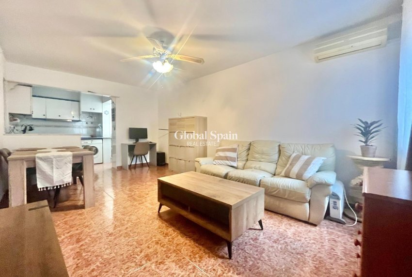 Resale - APARTMENT -
TORREVIEJA - Paraje Natural