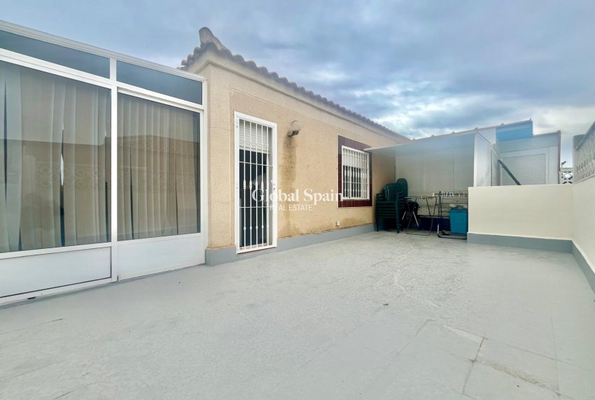 Resale - APARTMENT -
TORREVIEJA - Paraje Natural