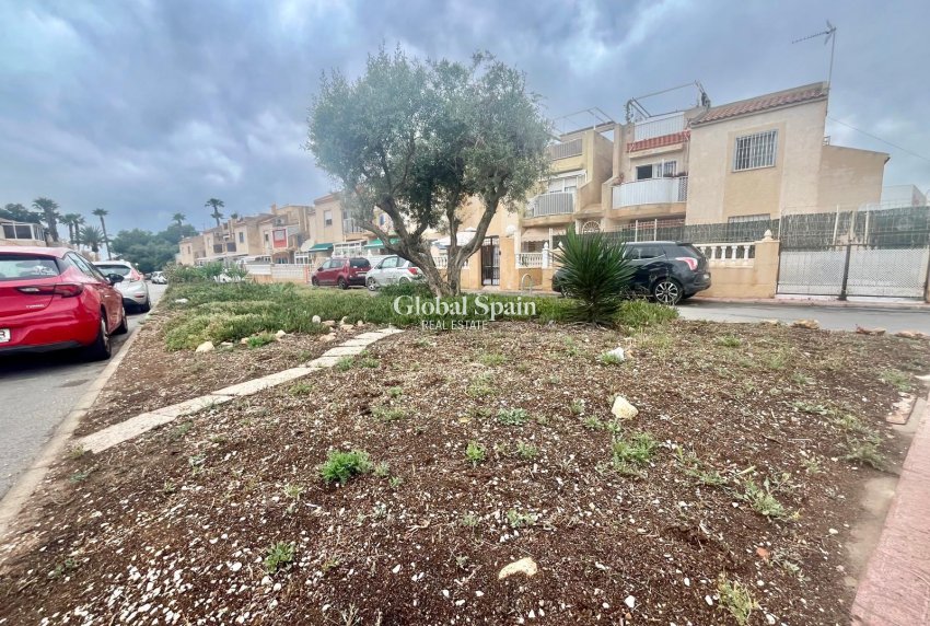 Resale - APARTMENT -
TORREVIEJA - Paraje Natural