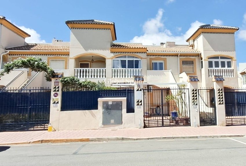 Resale - APARTMENT -
TORREVIEJA - Parque Acuático - Sector 25