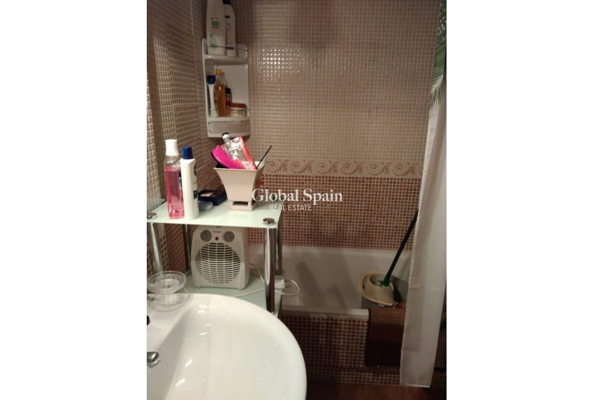 Resale - APARTMENT -
TORREVIEJA - Parque Acuático - Sector 25