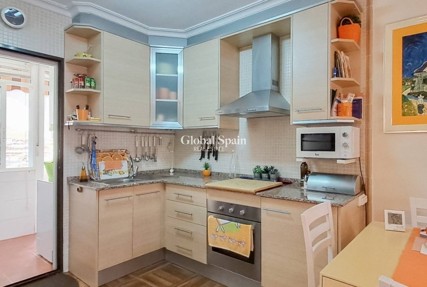 Resale - APARTMENT -
TORREVIEJA - Parque Acuático - Sector 25